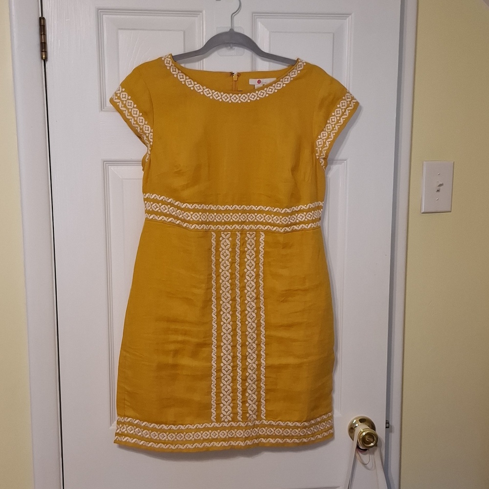 Boden sz 8P, burnt yellow linen dress. Embroidered white geometric details.